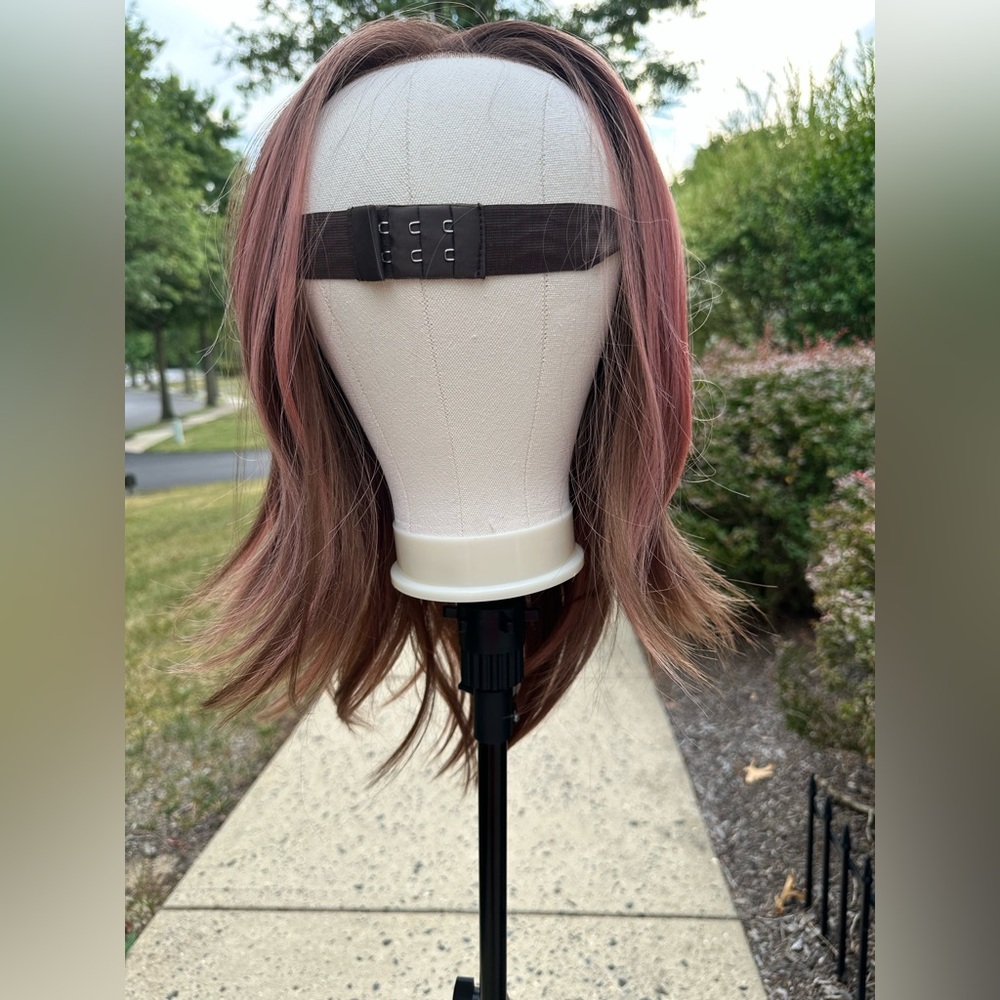 🌟NEW Chelsey Smith Crowns Clara - Cherry Truffle Synthetic Wig - Standard Size🌟 - Picture 7 of 10